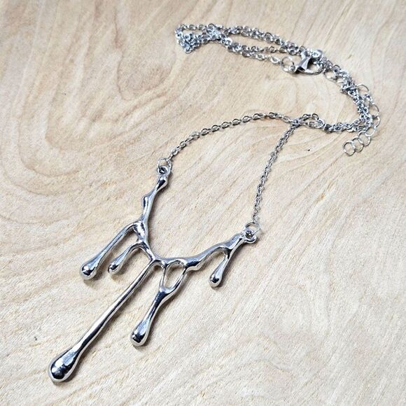 Lava Melt Water Drip Necklace - Silvertone - Picture 1 of 6